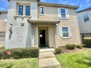 Building Photo - Westlake Winner... Walk to Parks & Schools 3 Bedroom 2.5 Baths