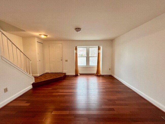 Building Photo - 9 Long Green Ct