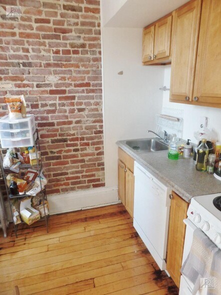 Building Photo - 1218 Commonwealth Ave