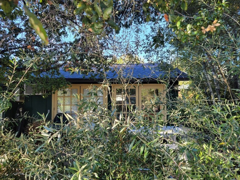 Guest house - 311 Palomar Rd