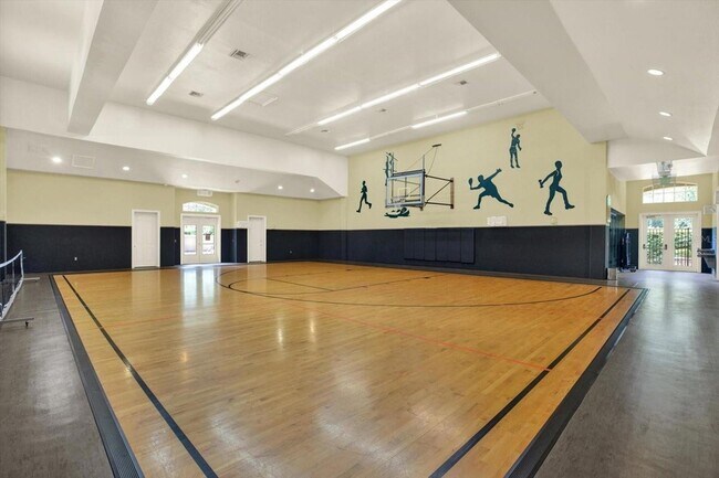 Building Photo - 10201 Courtney Palms Blvd