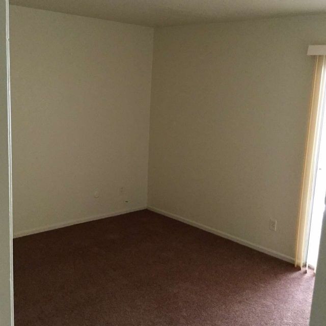 Building Photo - Triplex For Rent in Stockton