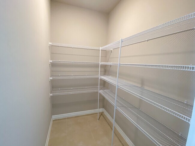 Building Photo - 2864 Coral Cir