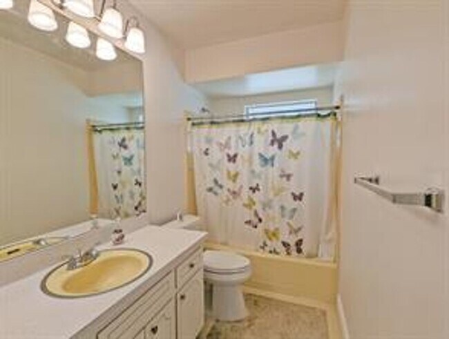 Building Photo - Available Immediately!