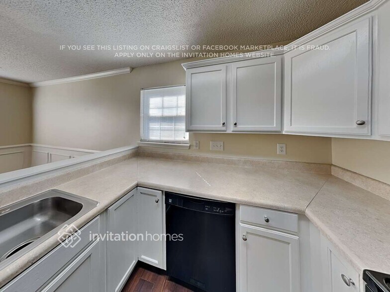 Building Photo - 7010 Chieftain Dr