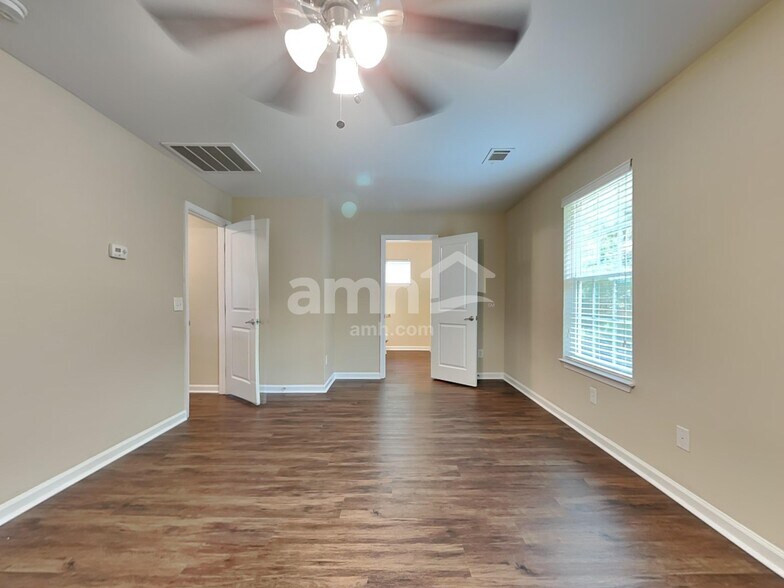 Building Photo - 136 Hamilton Ct