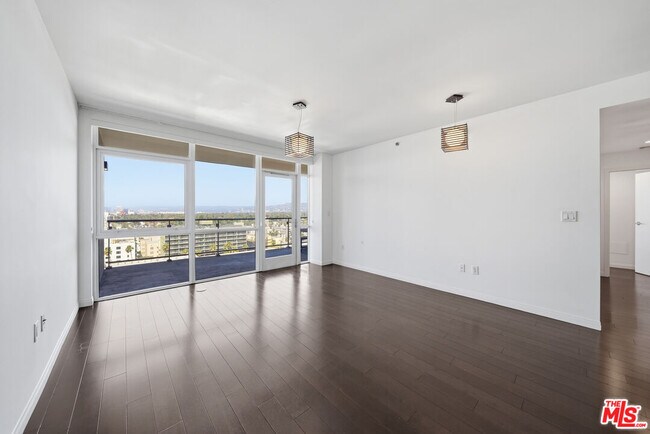 Building Photo - 3785 Wilshire Blvd