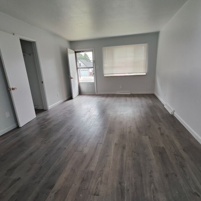 Building Photo - 2 Bedroom in North Boulder Triplex