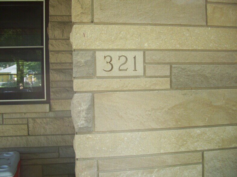Building Photo - 321 E Wylie St