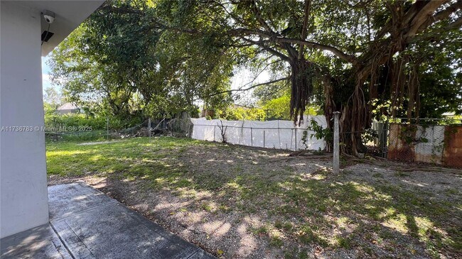 Building Photo - 3711 NW 24th Ave