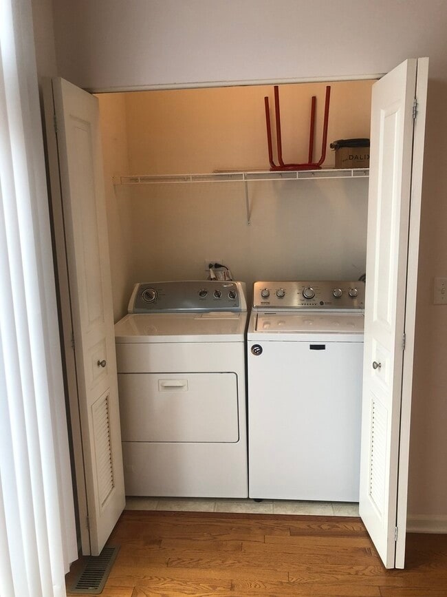 Building Photo - 3710 S Sangamon St