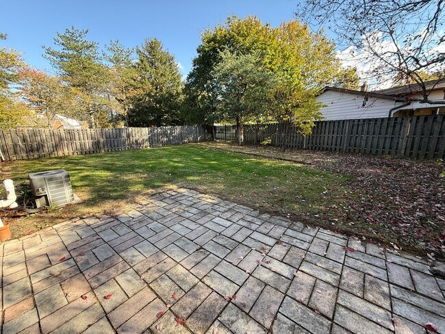 Building Photo - Spacious 4-Bedroom Property with In-Law Su...