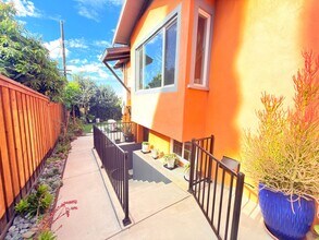 Building Photo - Vista Pl &amp; Marie Ave