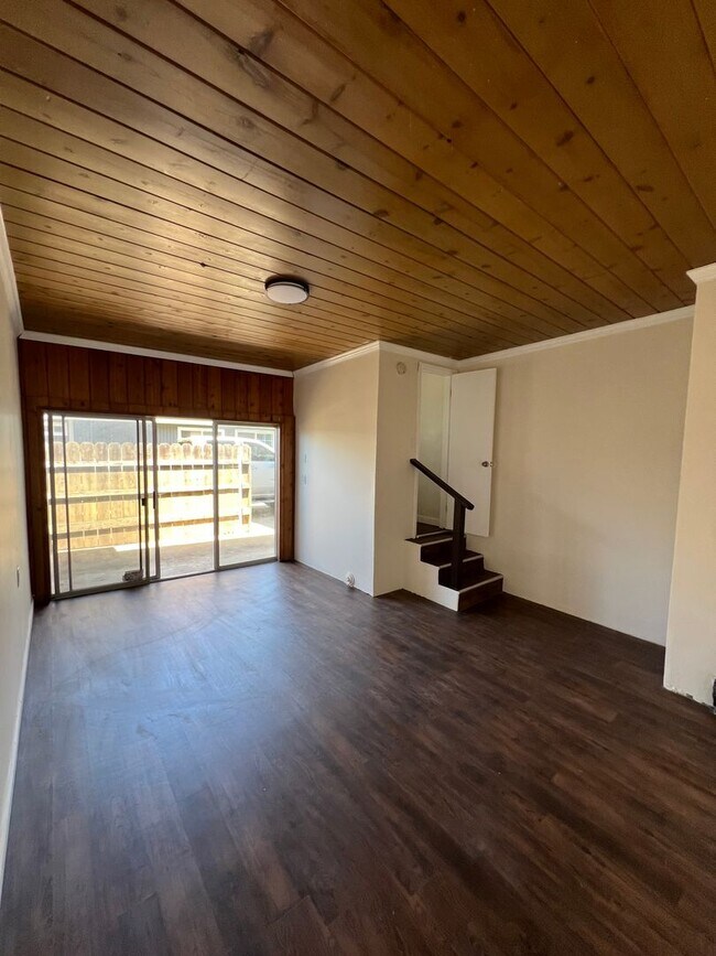 Building Photo - 2753 Buena Vista Ave