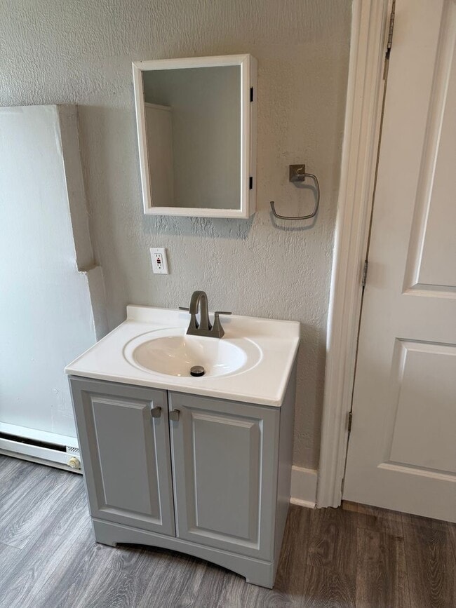 Building Photo - 1932 Lowrie St