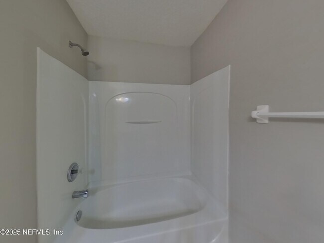 Building Photo - 495 Apple Creek Dr