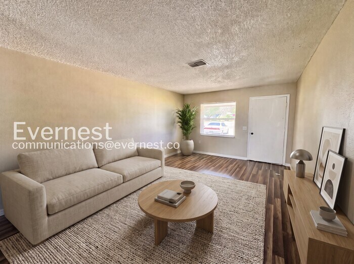 Building Photo - 2119 Navel Cir S