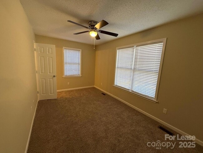 Building Photo - 331 E I St