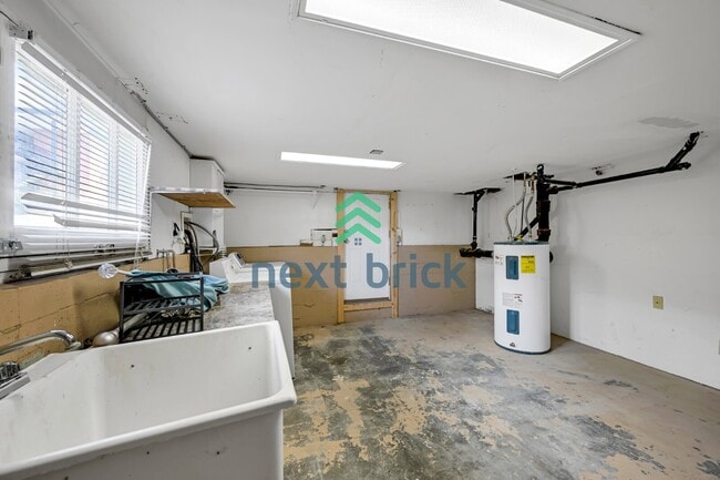 Building Photo - Charming 3-Bed Duplex in Renton - Spacious 1280 Sq Ft Haven!