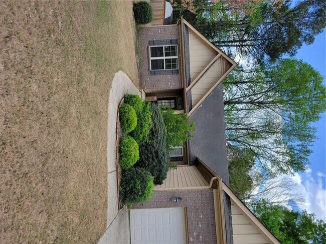 Building Photo - 175 Spinner Dr