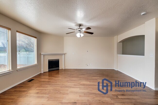 Building Photo - Great home in Meridian, close to parks, restaurants and shopping!