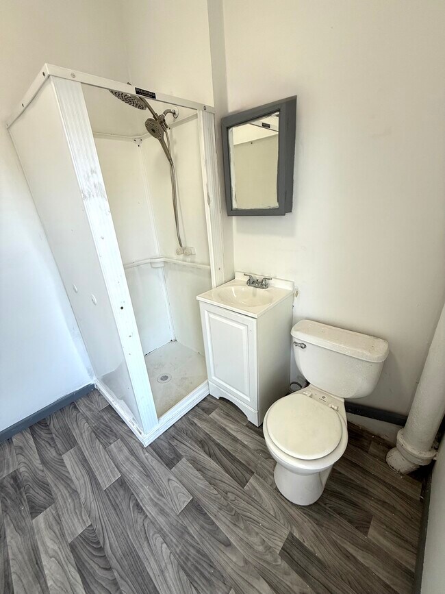 Building Photo - 417 High St