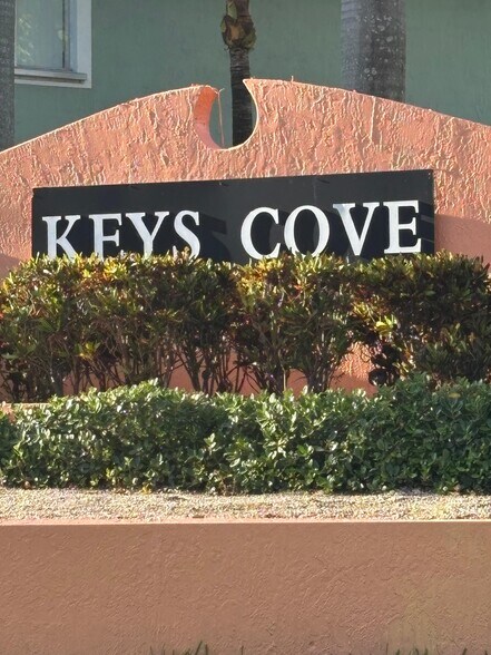 Building Photo - 2615 SE 14th Ave