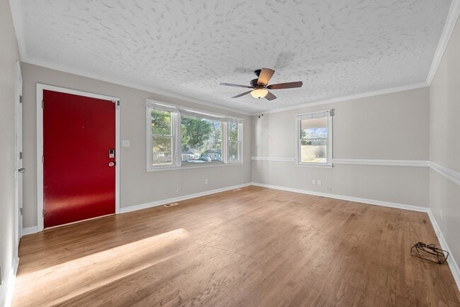 Building Photo - Welcome to Regalwoods!