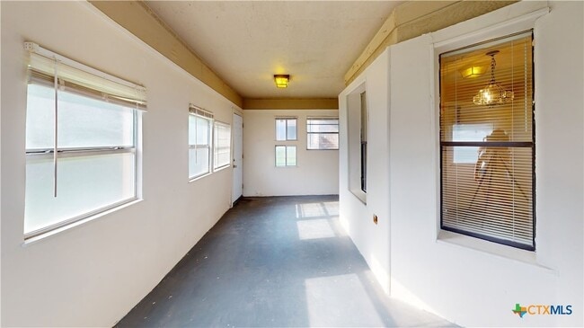 Building Photo - 1810 Gautier Ave