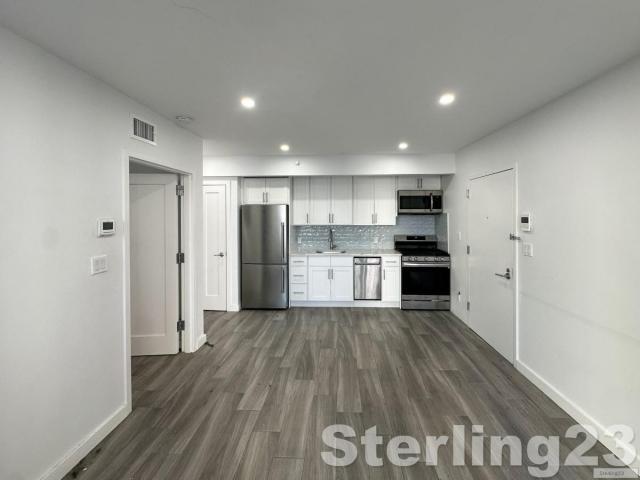 Building Photo - 1 bedroom in ASTORIA NY 11106