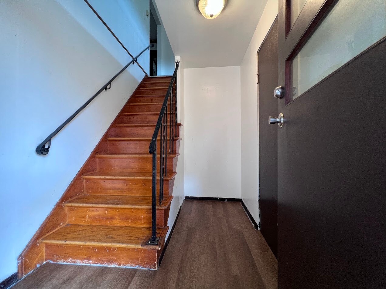 Building Photo - 609 8th St
