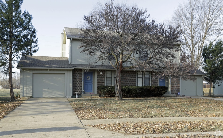 Nieman Park Townhouse Duplexes Shawnee, KS Apartment Finder