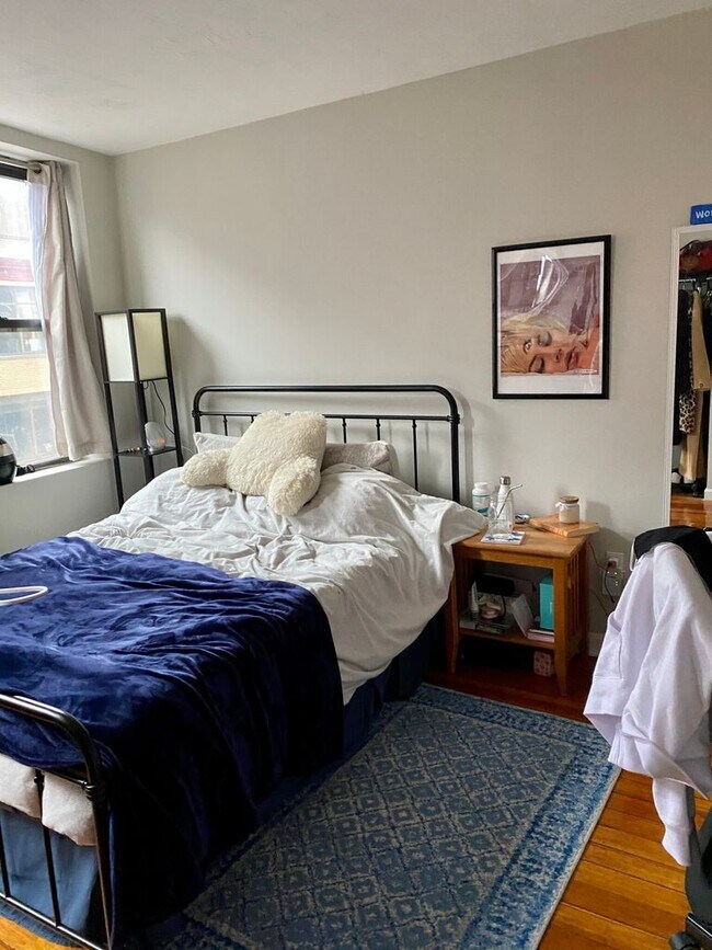 Building Photo - HOT NORTH END LISTING!!!