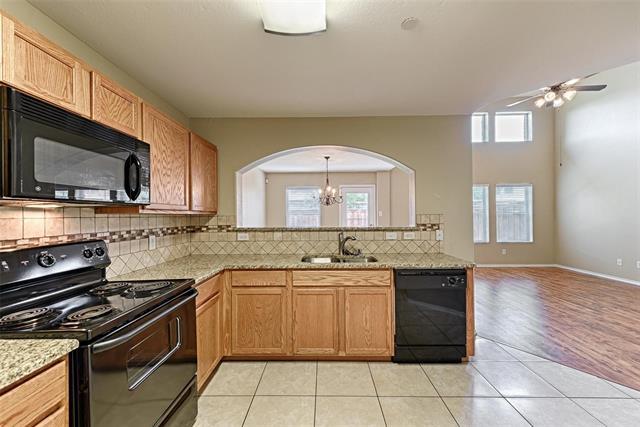 Building Photo - 9876 Fleetwood Dr