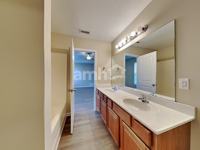 Building Photo - 129 Midwood Rd