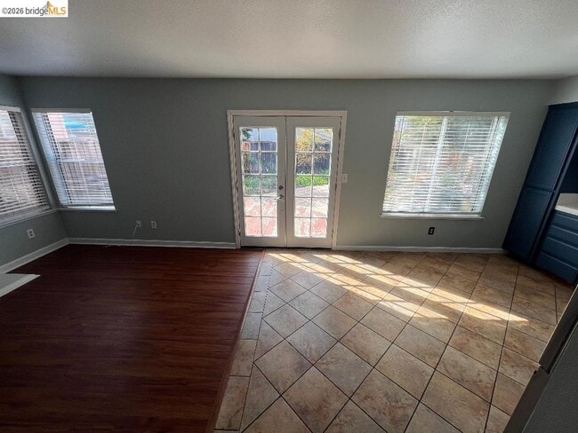 Building Photo - 4525 Waterford Way