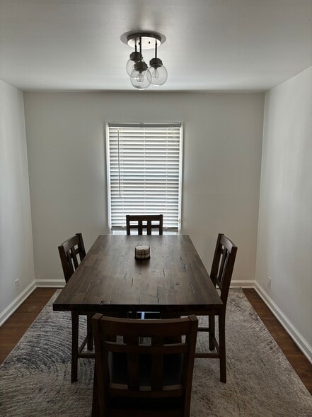 Building Photo - 902 S 36th St