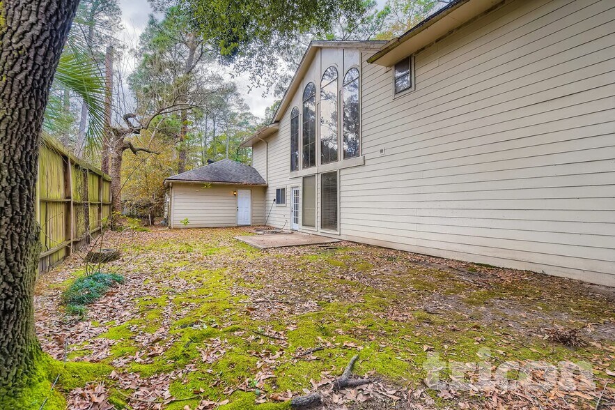 Building Photo - 8103 Oak Moss Dr