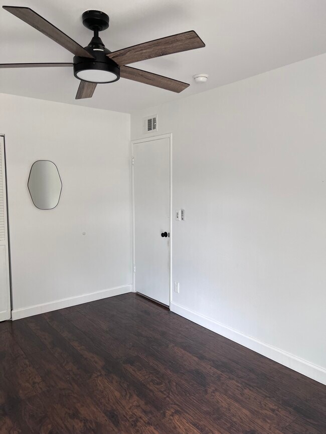 Building Photo - 22848 Cantara St