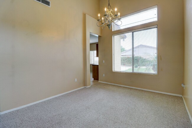 Building Photo - Lovely Fletcher Heights Rental!