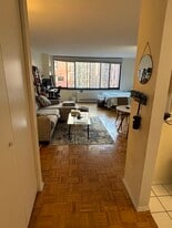 Building Photo - 215 W 95th St