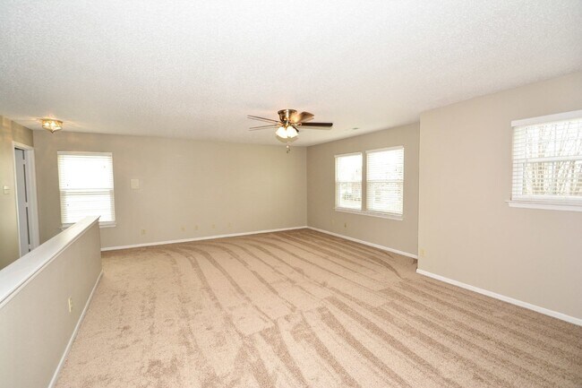 Building Photo - "Spacious 3-Bed Retreat in Fishers with El...