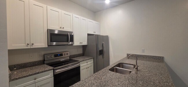 Building Photo - Duplex for rent