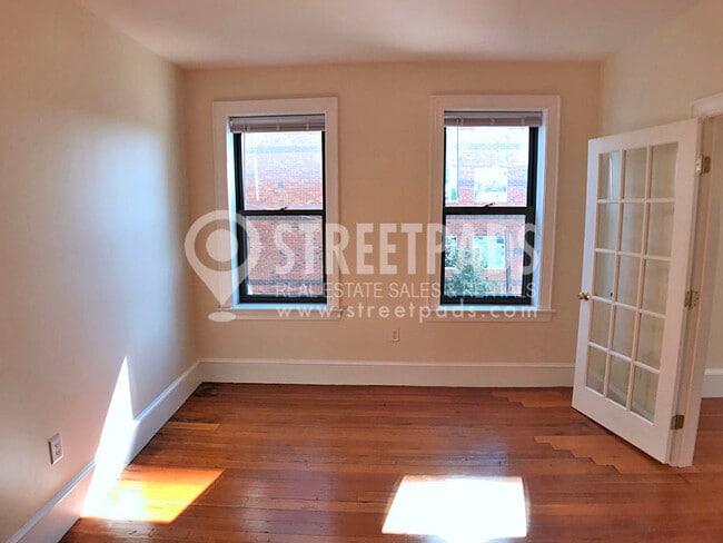 Building Photo - 881 Massachusetts Ave