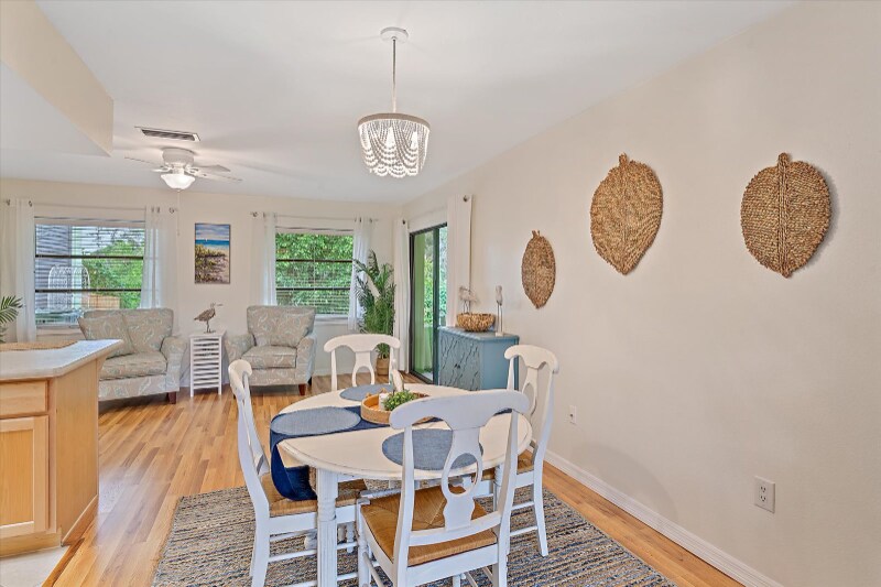 Building Photo - 3636 Roslyn Rd