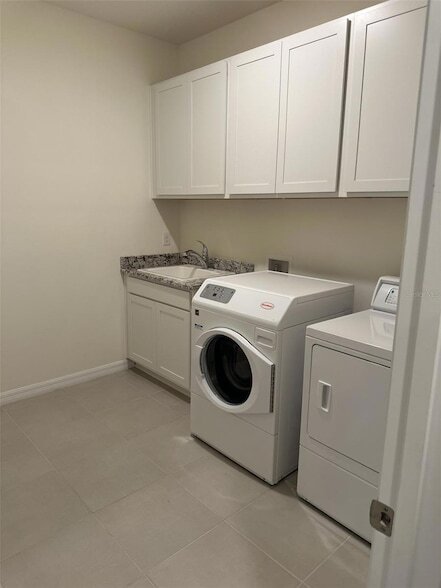 Building Photo - 4970 NW 39th Lp