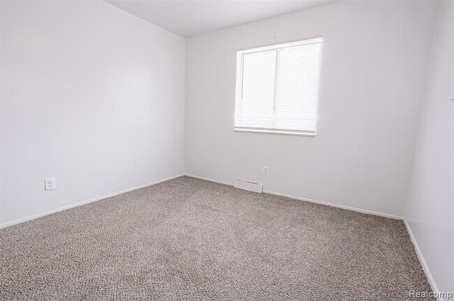 Building Photo - 6627 Orange Ln