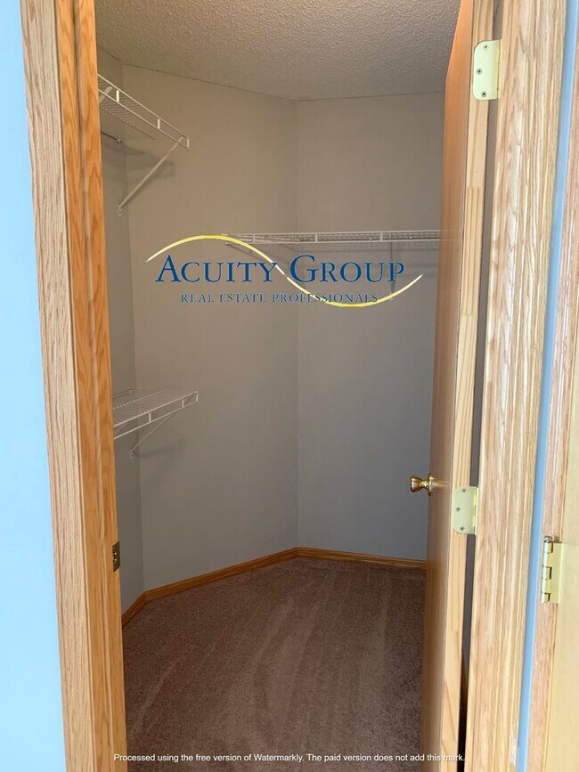 Building Photo - 3BR, 2BA, Champlin Townhome for Move in as soon as 9/1/2026