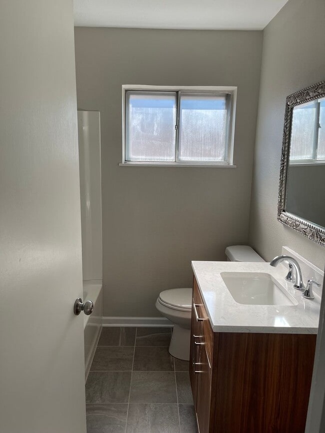 Building Photo - 1619 Anita St