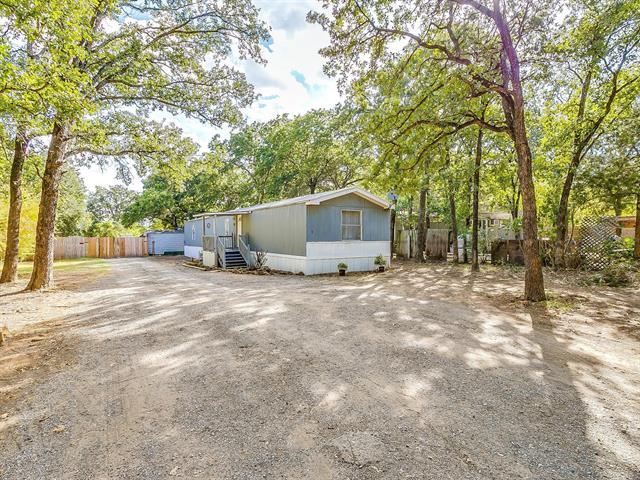 Building Photo - 1802 Whispering Oaks St